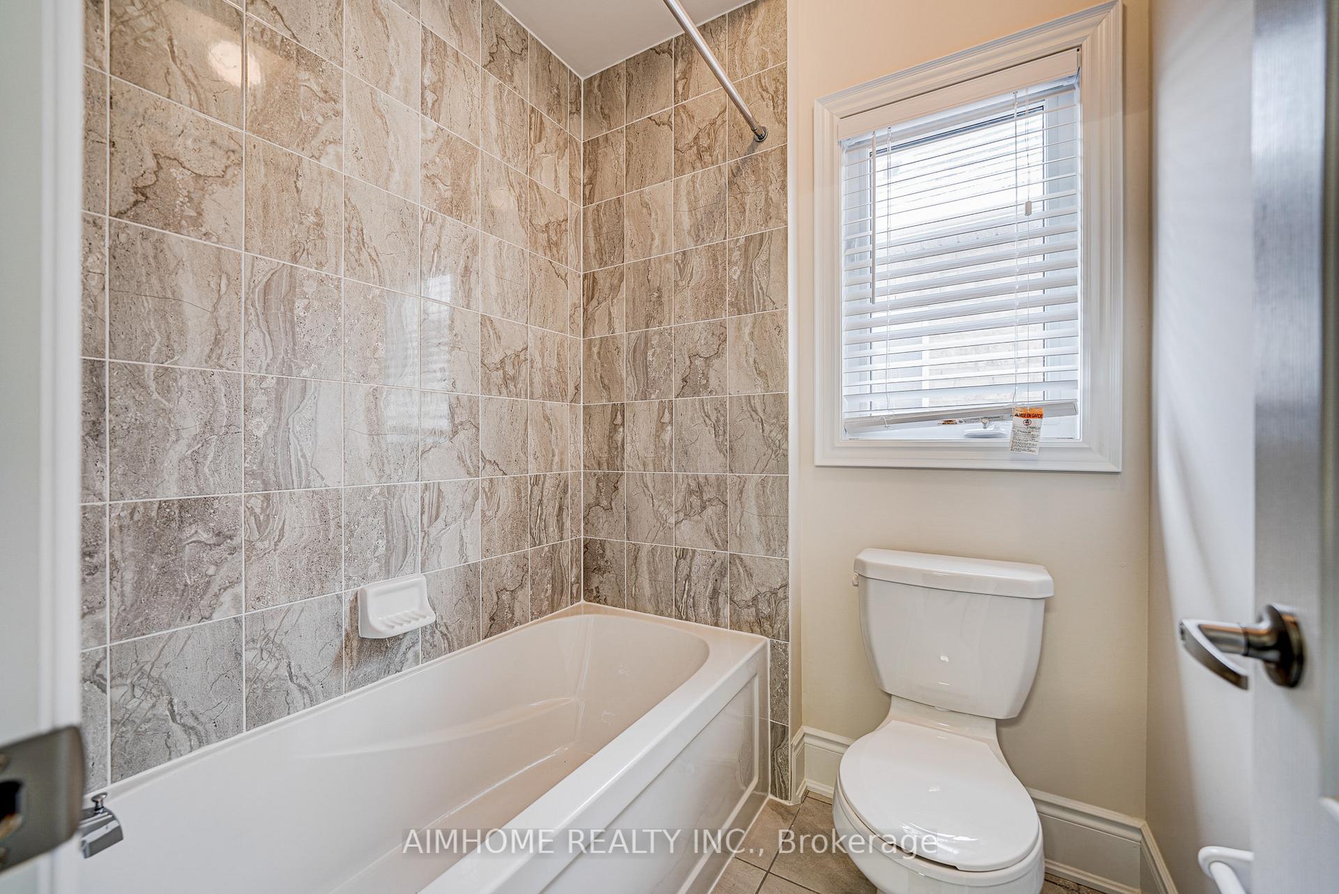 Photo 39 of 98 Joseph Hartman Crescent, Aurora, Rural Aurora — HOMEH
