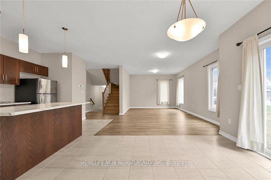 Photo 2 of 162 Mccabe Avenue, Welland, Lincoln/Crowland — HOMEH