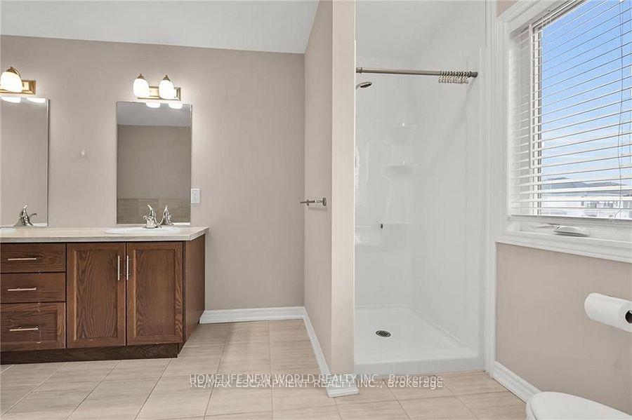 Photo 4 of 162 Mccabe Avenue, Welland, Lincoln/Crowland — HOMEH