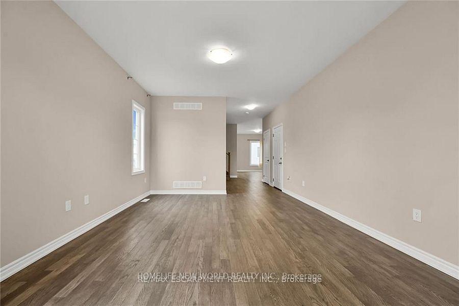 Photo 6 of 162 Mccabe Avenue, Welland, Lincoln/Crowland — HOMEH