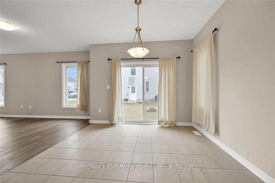 Photo 7 of 162 Mccabe Avenue, Welland, Lincoln/Crowland — HOMEH