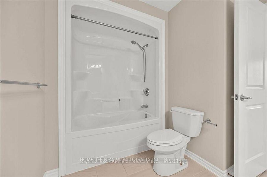 Photo 9 of 162 Mccabe Avenue, Welland, Lincoln/Crowland — HOMEH