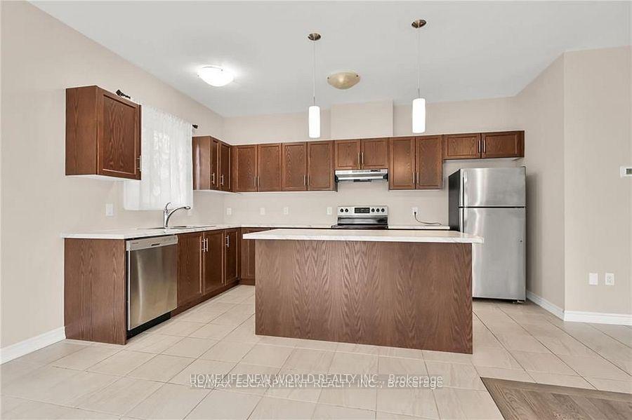 Photo 10 of 162 Mccabe Avenue, Welland, Lincoln/Crowland — HOMEH