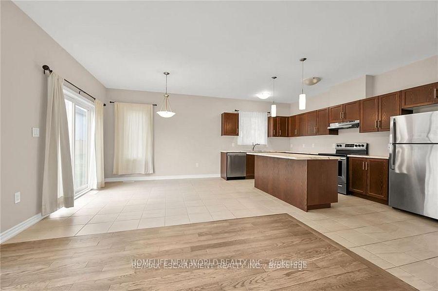Photo 12 of 162 Mccabe Avenue, Welland, Lincoln/Crowland — HOMEH