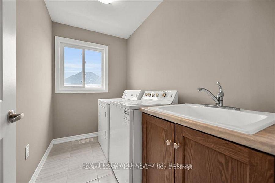 Photo 16 of 162 Mccabe Avenue, Welland, Lincoln/Crowland — HOMEH