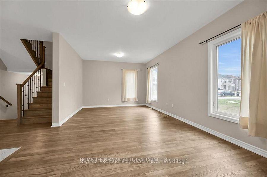 Photo 24 of 162 Mccabe Avenue, Welland, Lincoln/Crowland — HOMEH
