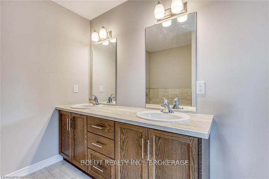 Photo 30 of 162 Mccabe Avenue, Welland, Lincoln/Crowland — HOMEH