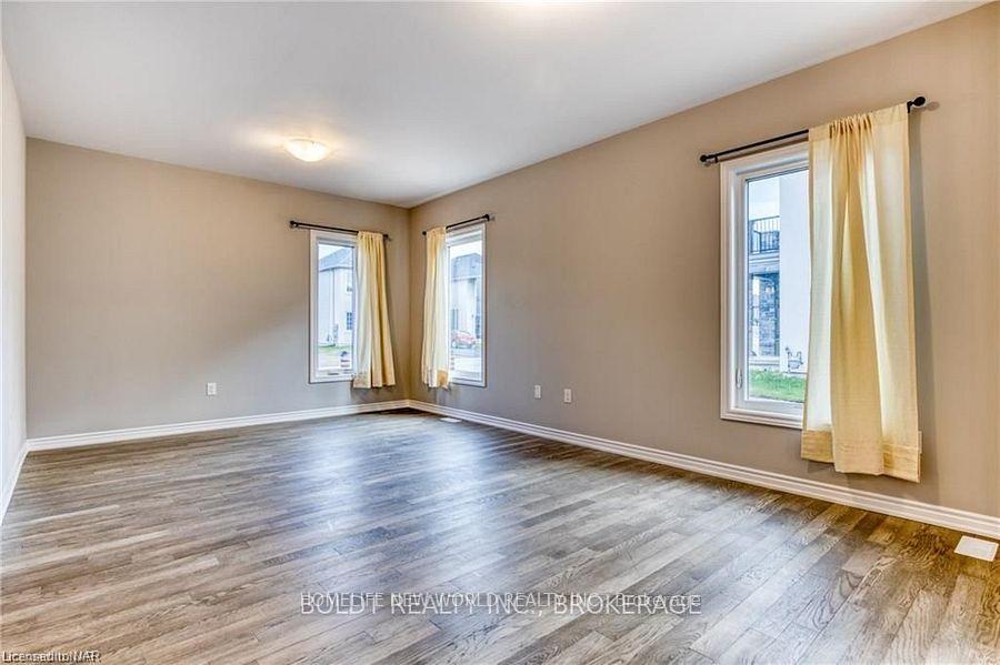 Photo 33 of 162 Mccabe Avenue, Welland, Lincoln/Crowland — HOMEH