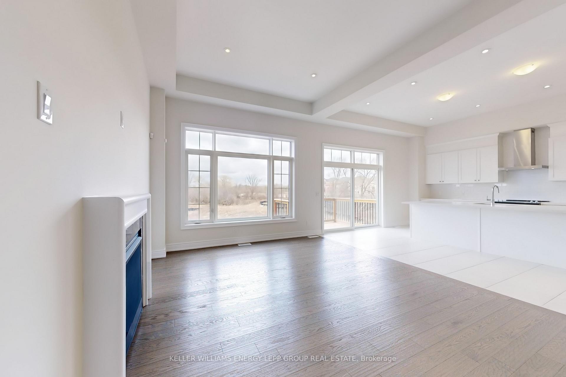 Photo 4 of 73 Deer Ridge Crescent, Whitby, Rural Whitby — HOMEH