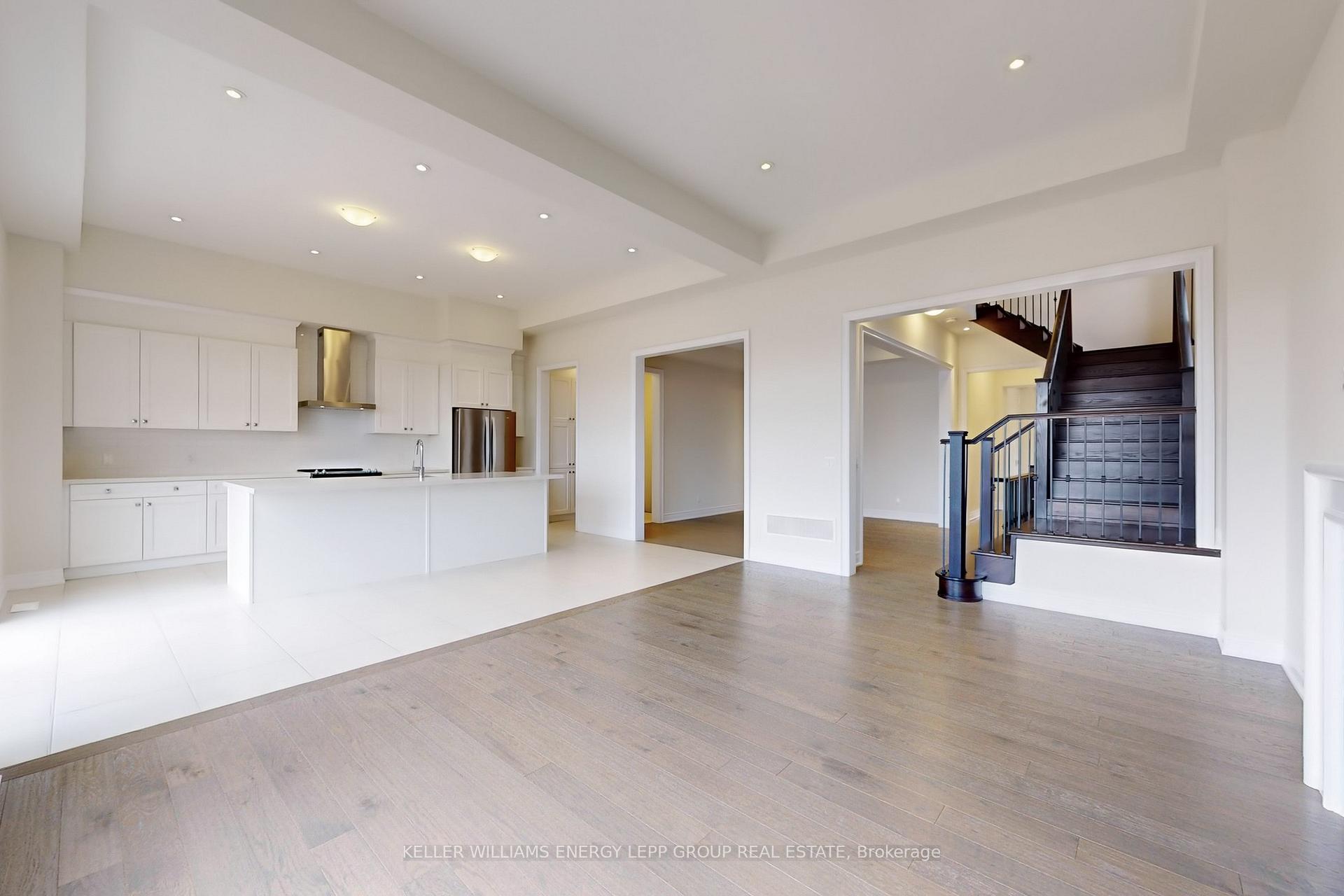 Photo 5 of 73 Deer Ridge Crescent, Whitby, Rural Whitby — HOMEH