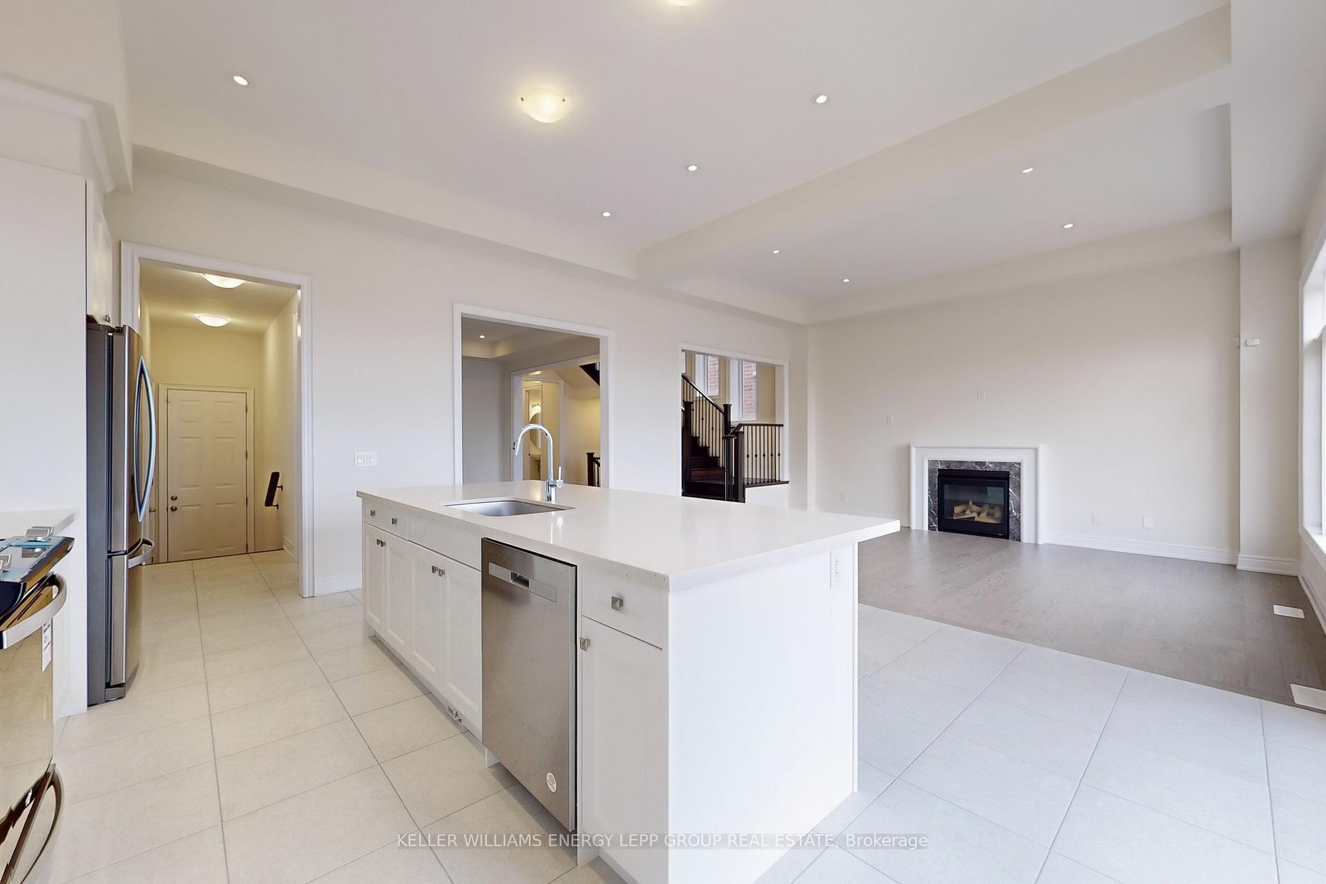 Photo 9 of 73 Deer Ridge Crescent, Whitby, Rural Whitby — HOMEH