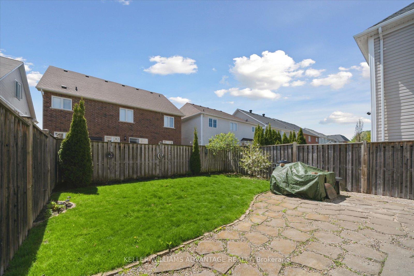 Photo 26 of 61 Eastgate Circle, Whitby, Brooklin — HOMEH