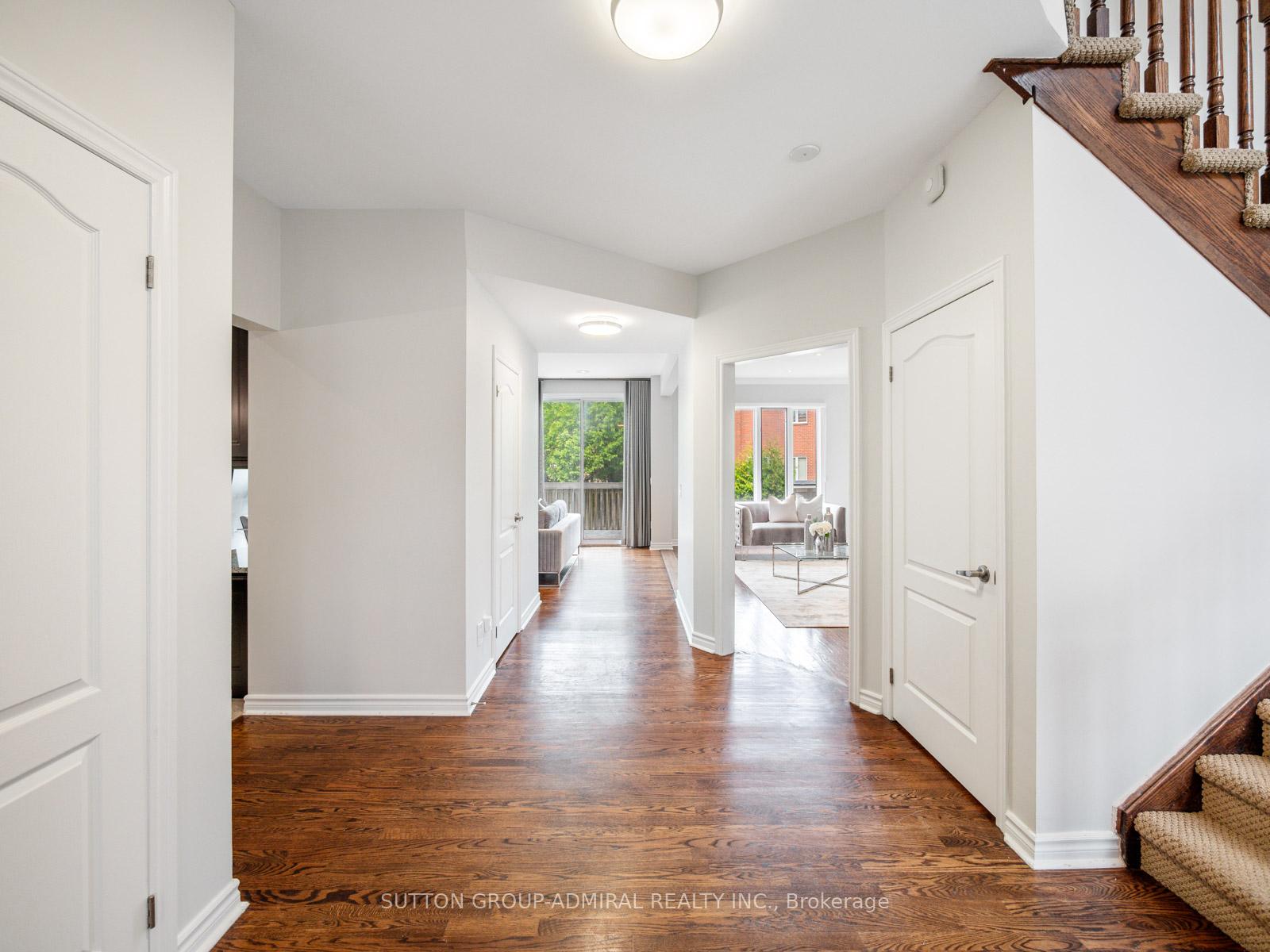 Photo 3 of 36 Oakhurst Drive, Vaughan, Beverley Glen — HOMEH
