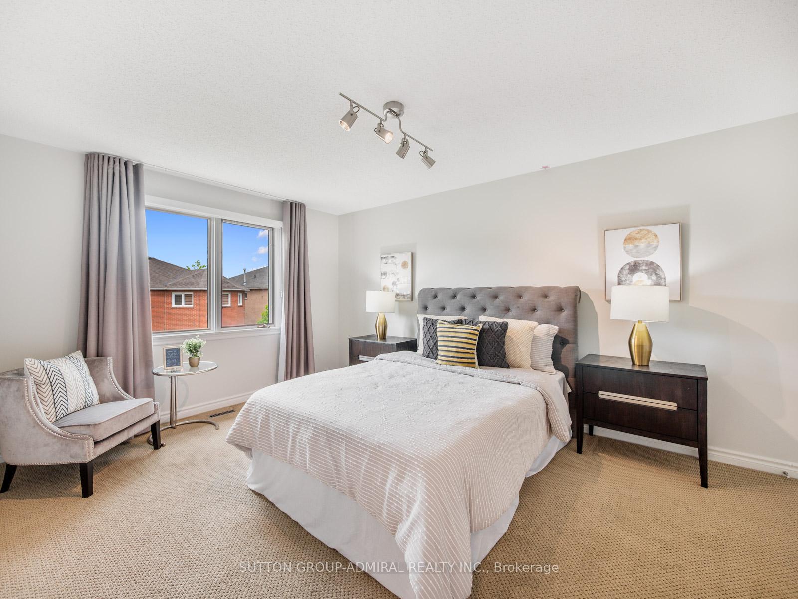 Photo 35 of 36 Oakhurst Drive, Vaughan, Beverley Glen — HOMEH