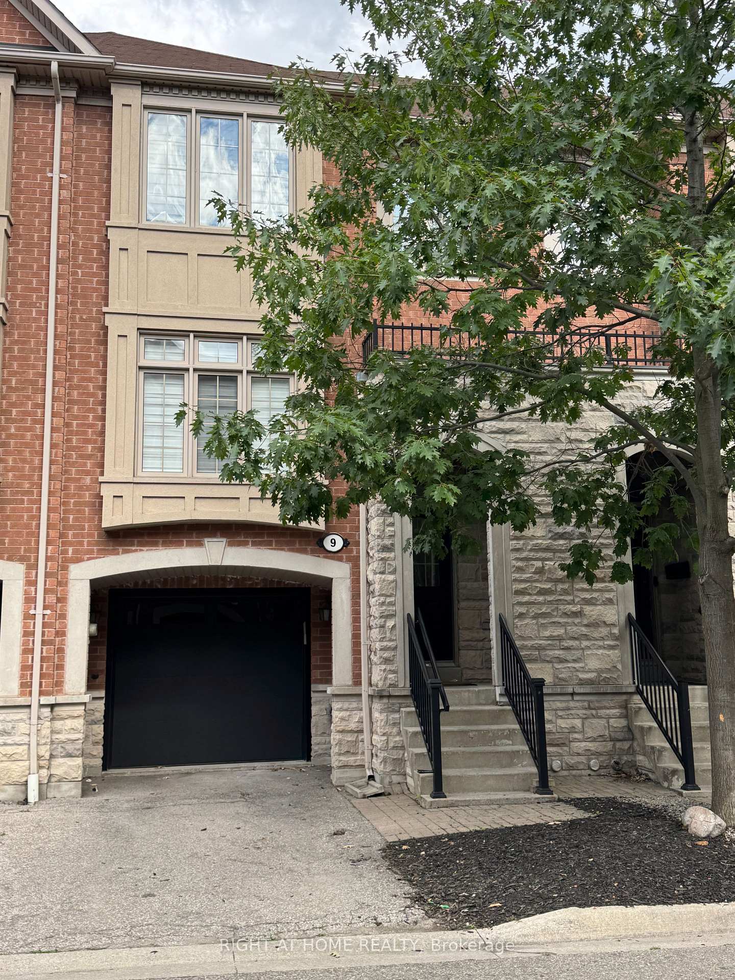 Photo 1 of 9 George Bogg Road, Vaughan, East Woodbridge — HOMEH