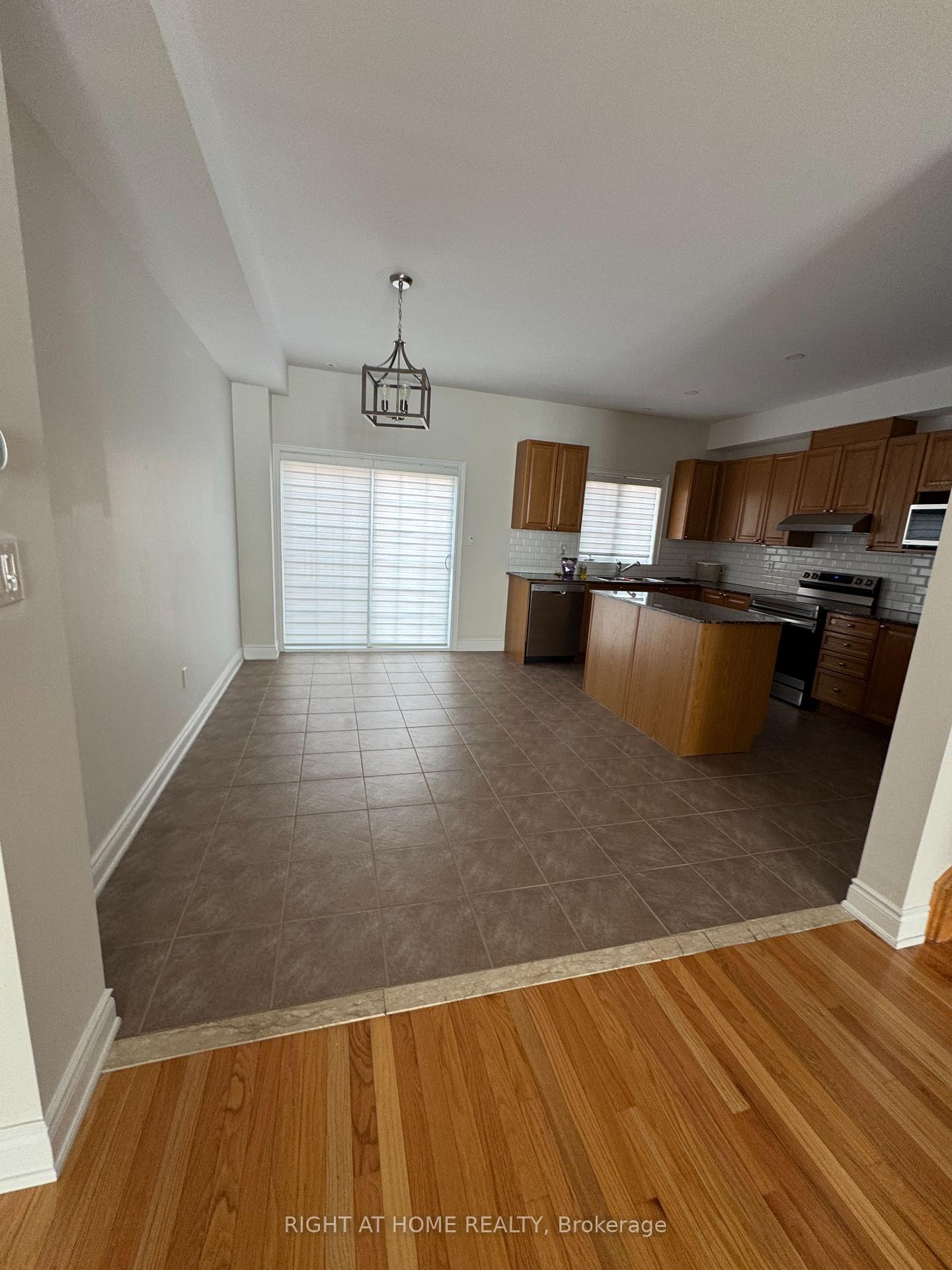 Photo 5 of 9 George Bogg Road, Vaughan, East Woodbridge — HOMEH