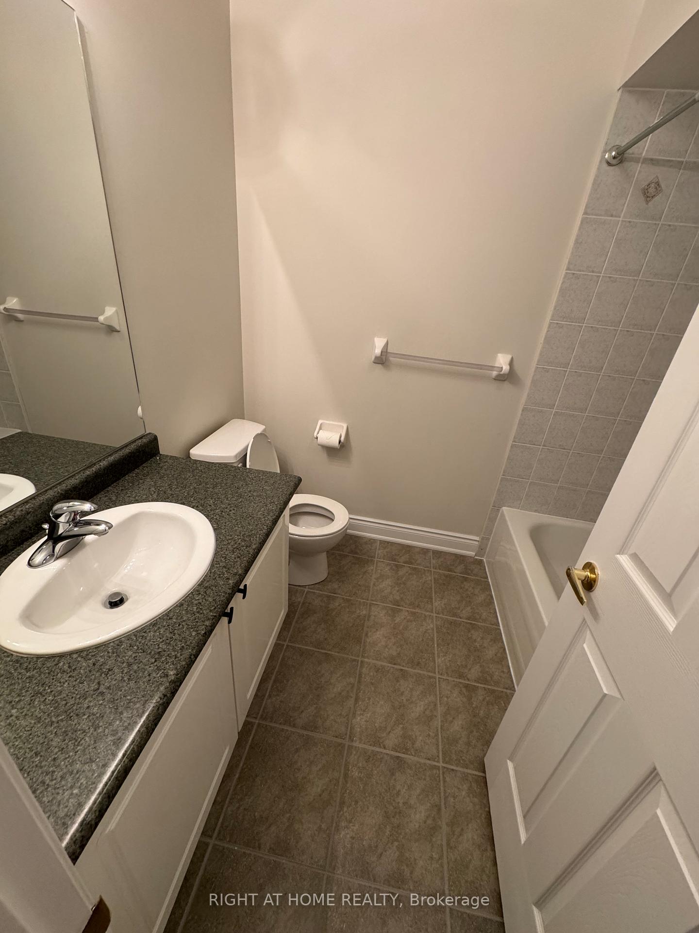 Photo 10 of 9 George Bogg Road, Vaughan, East Woodbridge — HOMEH