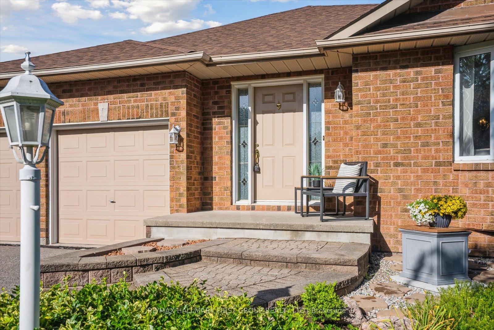 Photo 3 of 56 Inglewood Place, Whitby, Blue Grass Meadows — HOMEH