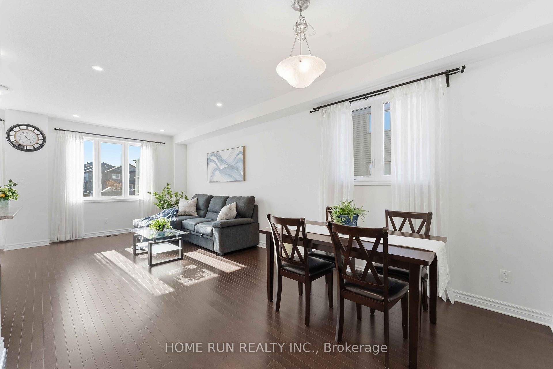 Photo 2 of 2548 Waterlilly Way, Ottawa, Barrhaven - Heritage Park — HOMEH