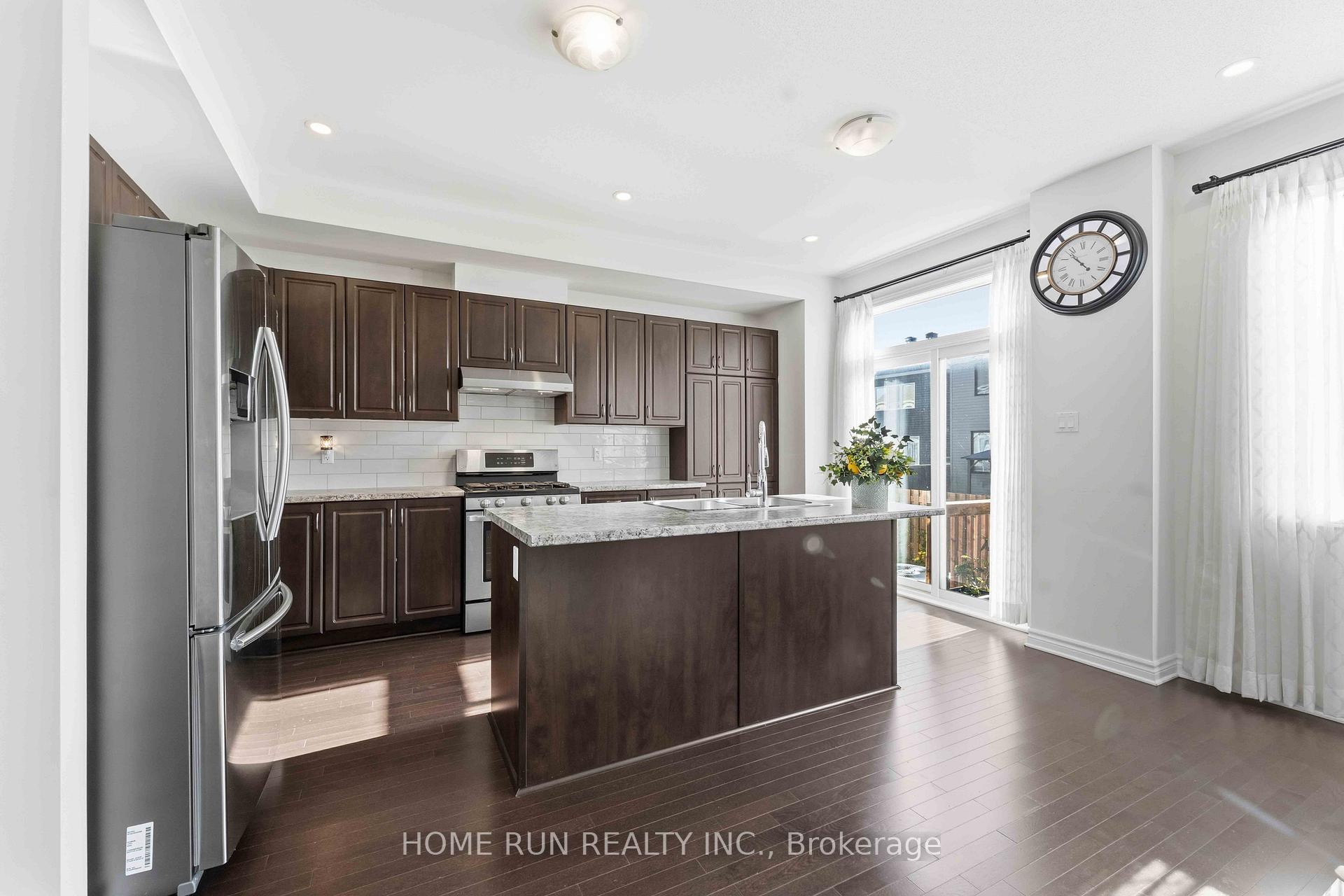Photo 15 of 2548 Waterlilly Way, Ottawa, Barrhaven - Heritage Park — HOMEH