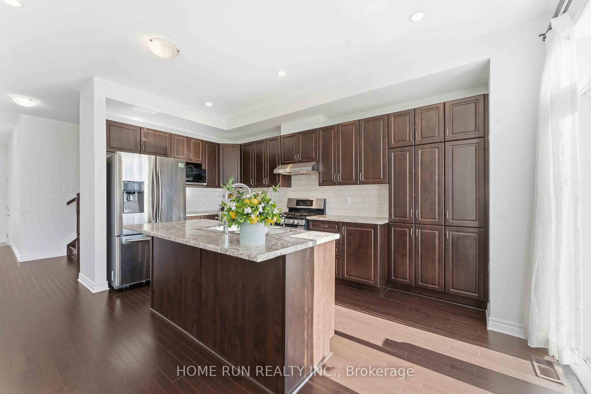 Photo 6 of 2548 Waterlilly Way, Ottawa, Barrhaven - Heritage Park — HOMEH