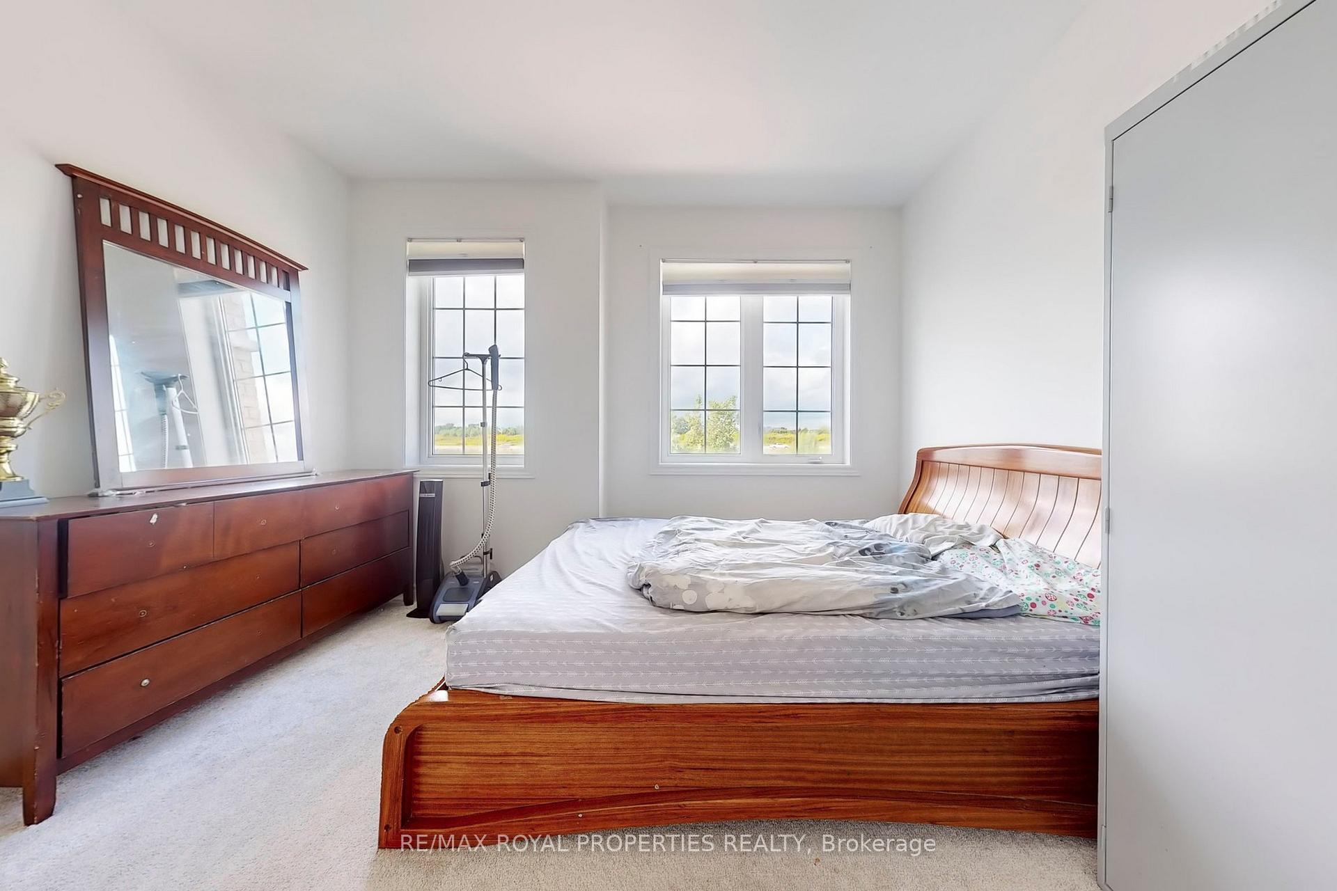 Photo 12 of 57 Decast Crescent, Markham, Box Grove — HOMEH