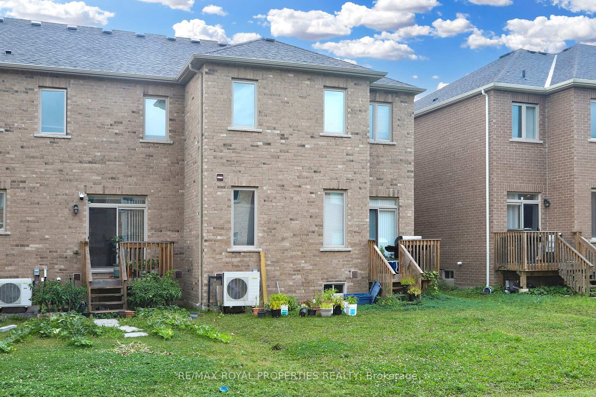 Photo 19 of 57 Decast Crescent, Markham, Box Grove — HOMEH