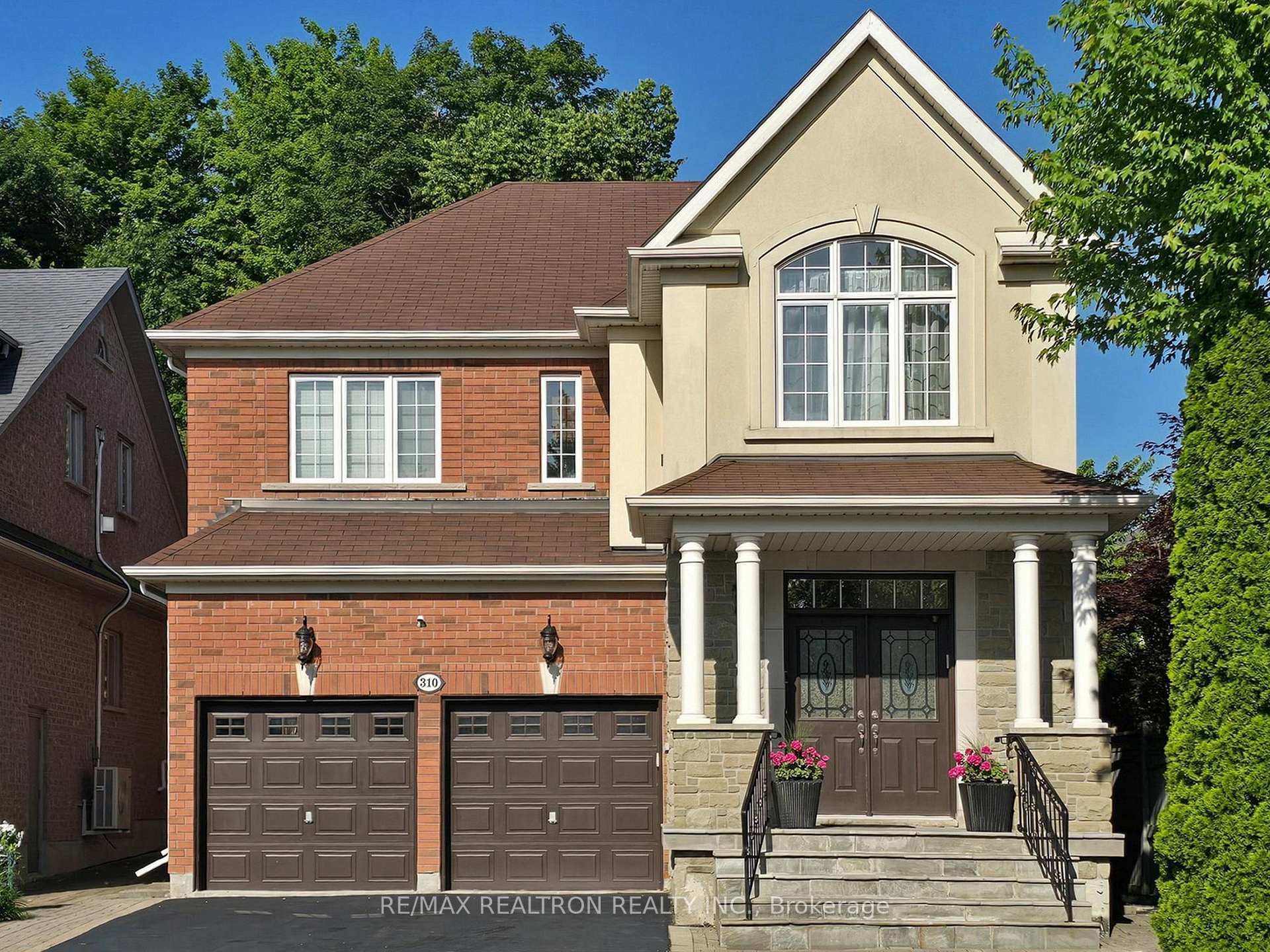 Photo 2 of 310 Thornhill Woods Drive, Vaughan, Patterson — HOMEH