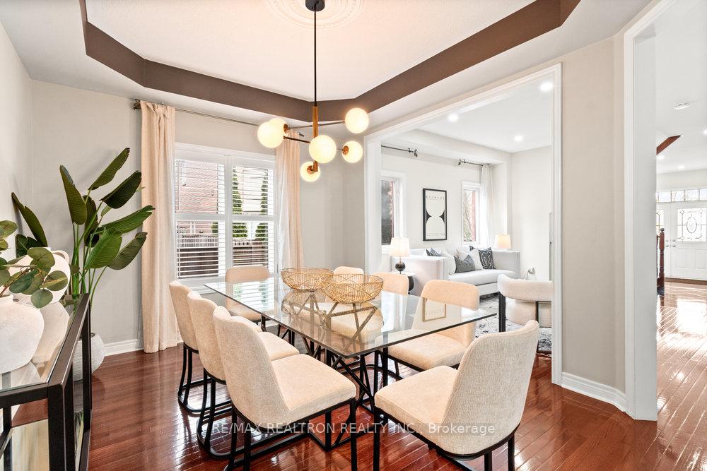 Photo 6 of 310 Thornhill Woods Drive, Vaughan, Patterson — HOMEH