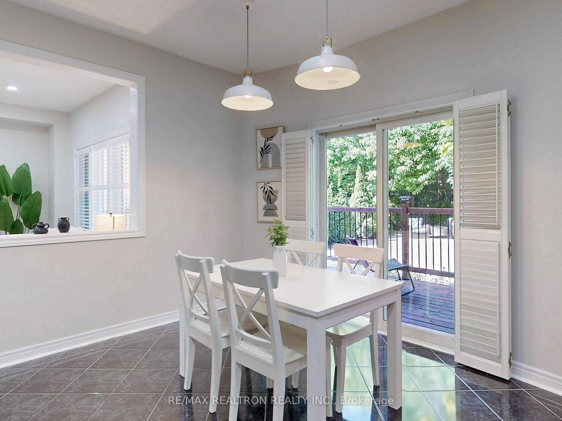 Photo 12 of 310 Thornhill Woods Drive, Vaughan, Patterson — HOMEH