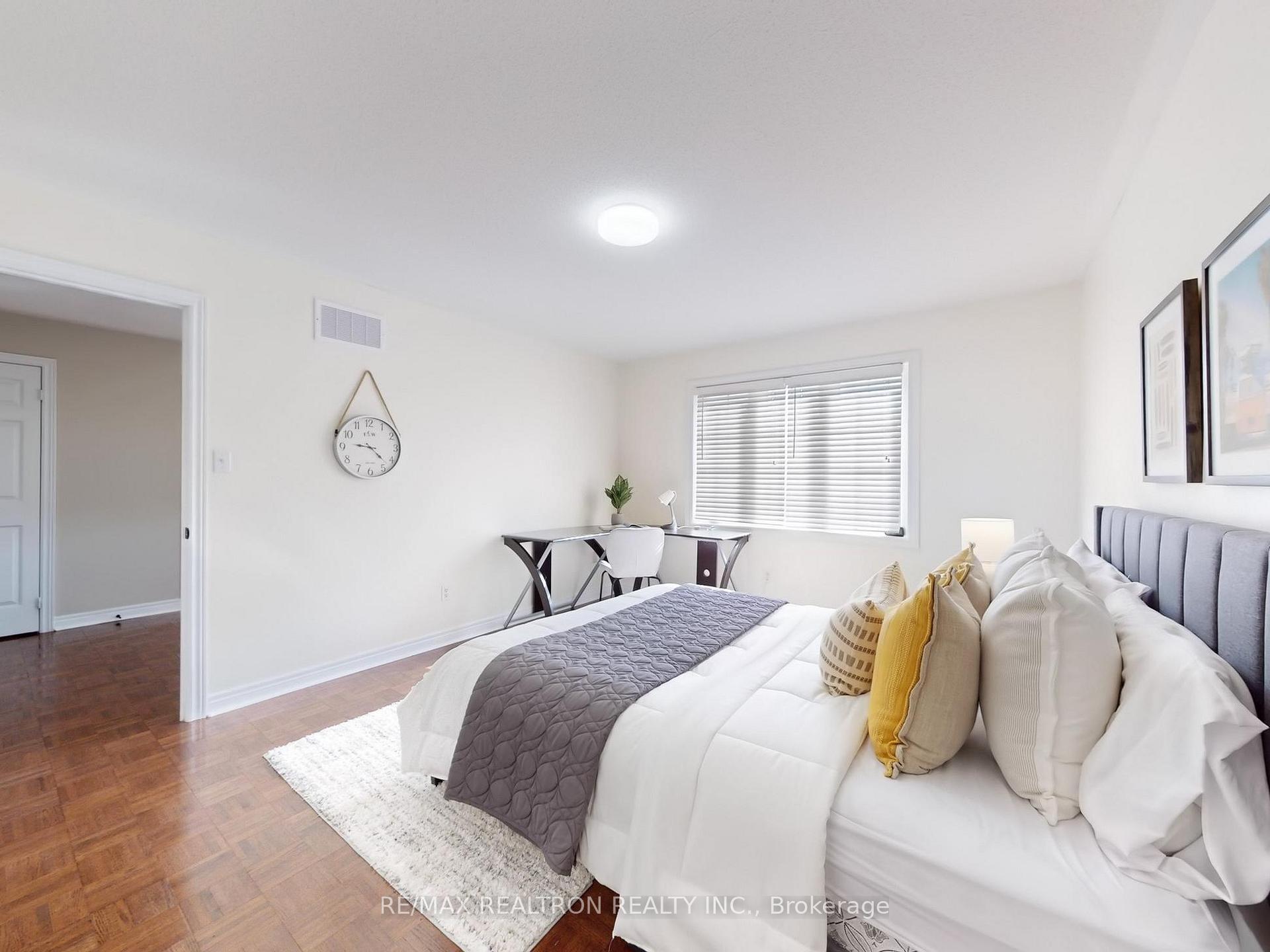 Photo 16 of 310 Thornhill Woods Drive, Vaughan, Patterson — HOMEH