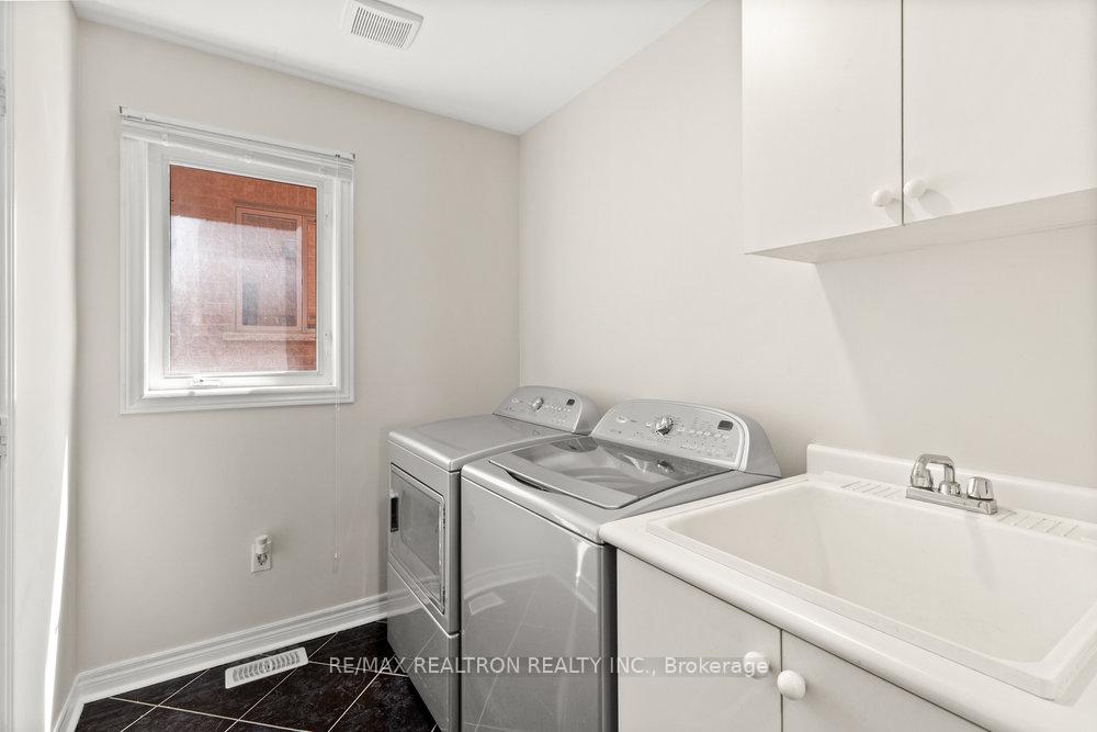 Photo 29 of 310 Thornhill Woods Drive, Vaughan, Patterson — HOMEH