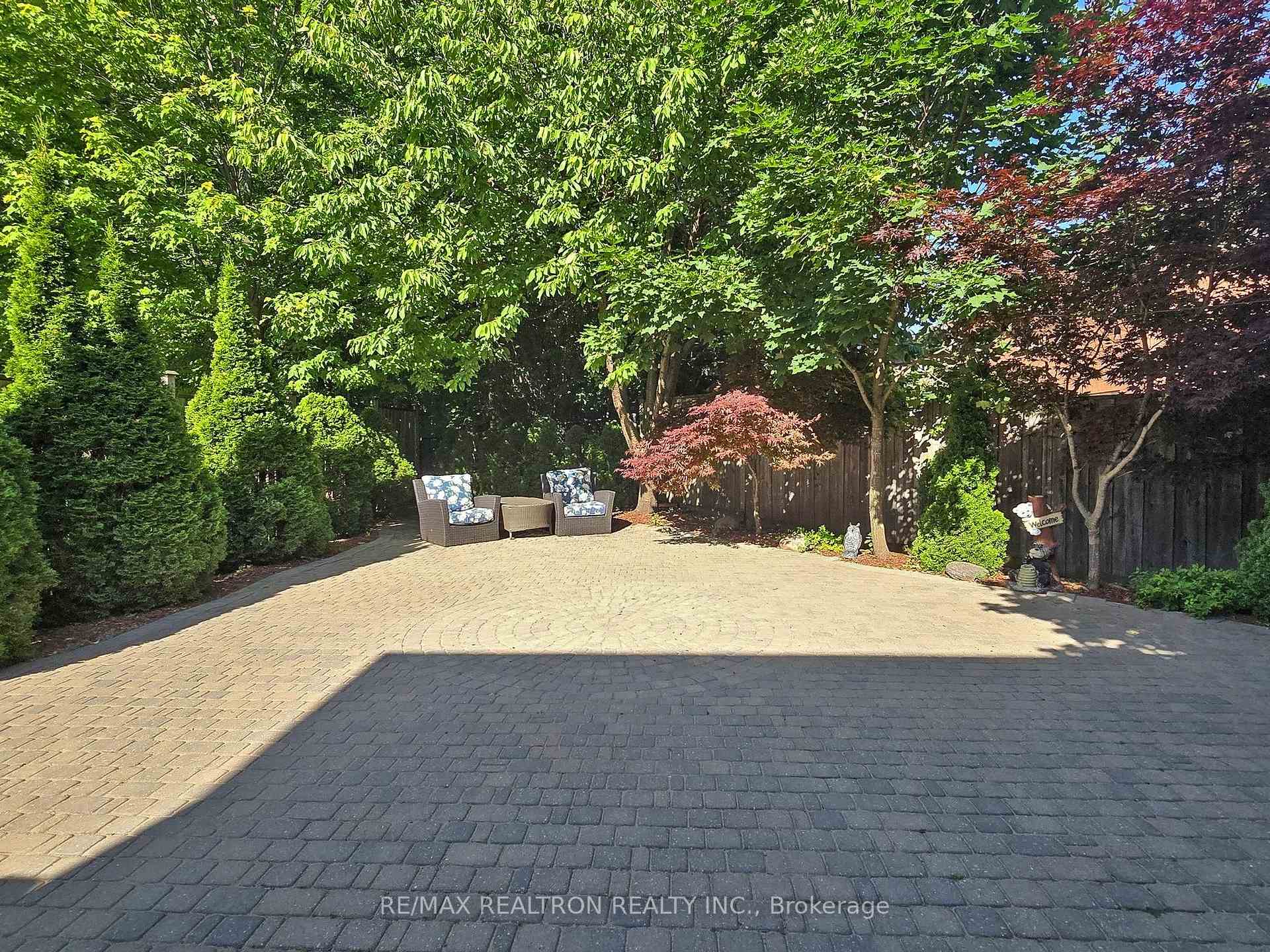 Photo 37 of 310 Thornhill Woods Drive, Vaughan, Patterson — HOMEH