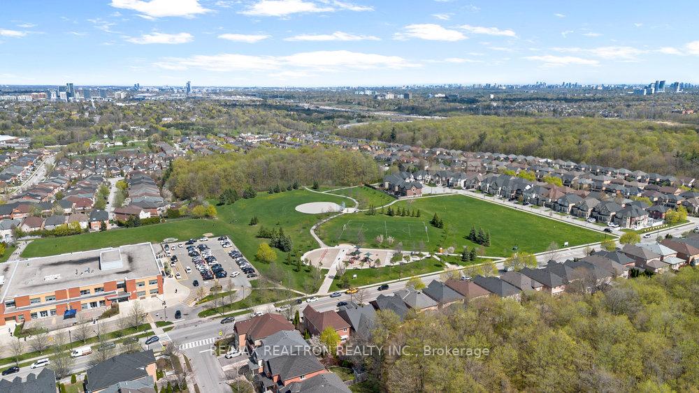 Photo 40 of 310 Thornhill Woods Drive, Vaughan, Patterson — HOMEH