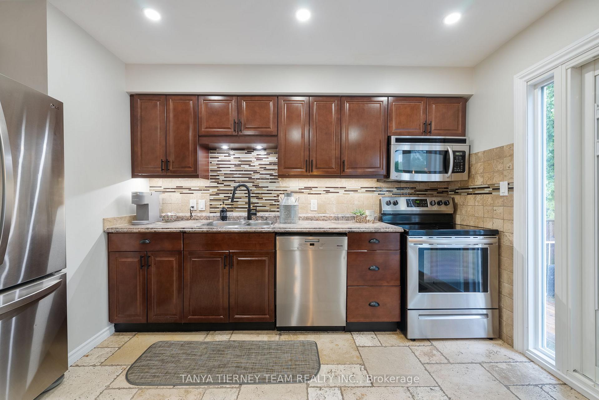 Photo 12 of 50 Lowder Place, Whitby, Blue Grass Meadows — HOMEH