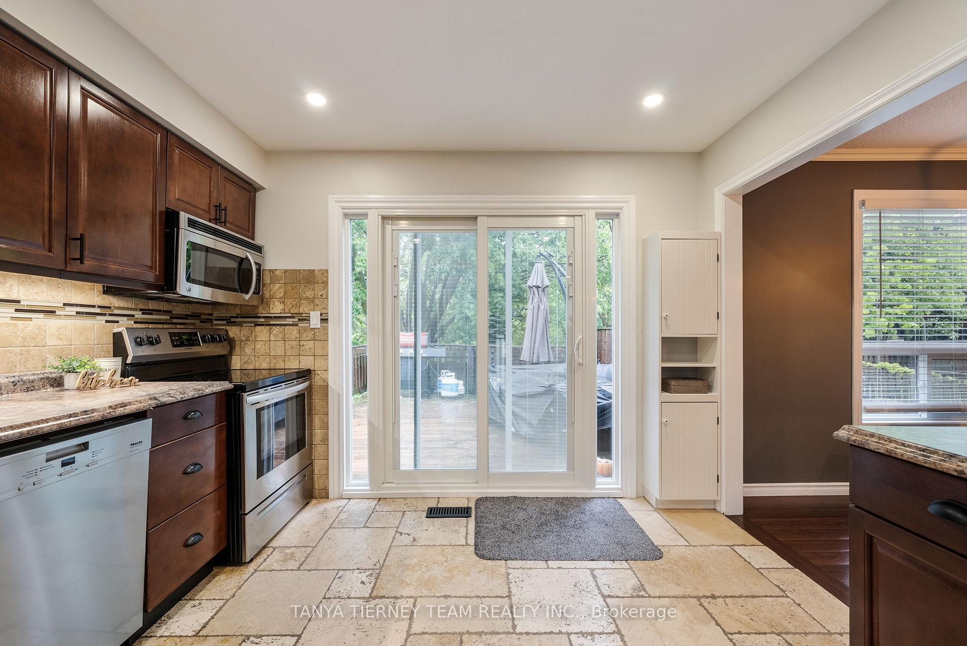 Photo 15 of 50 Lowder Place, Whitby, Blue Grass Meadows — HOMEH