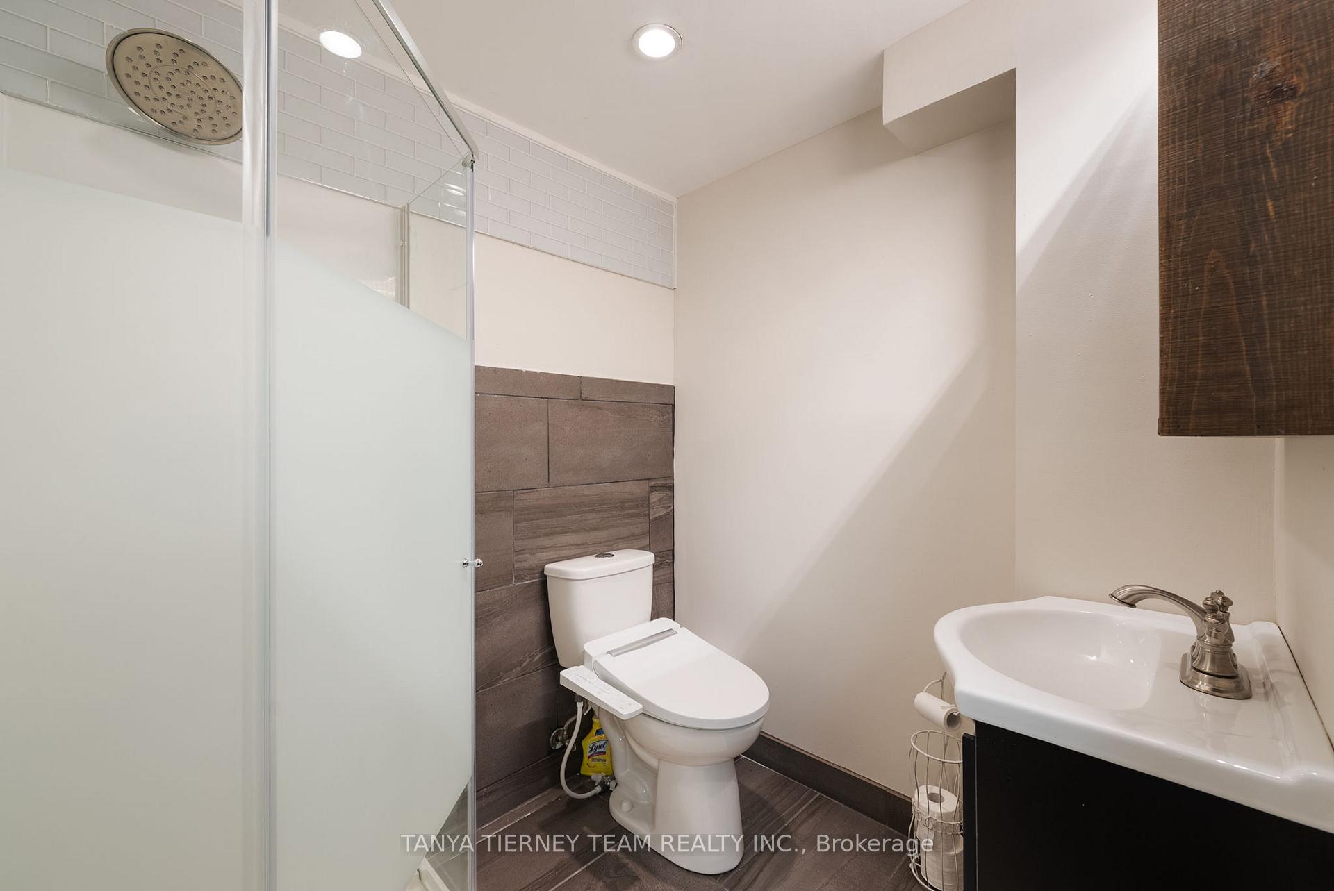Photo 25 of 50 Lowder Place, Whitby, Blue Grass Meadows — HOMEH
