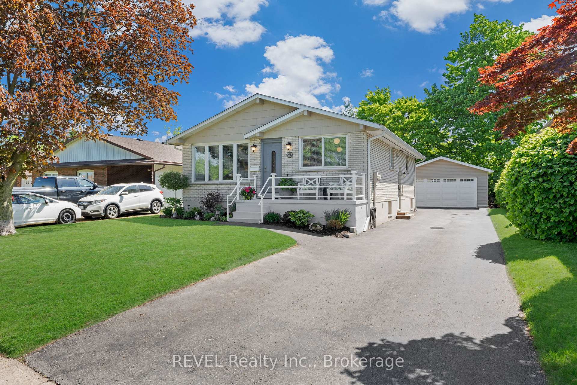 Photo 1 of 120 Royal Oak Drive, Welland, N. Welland — HOMEH