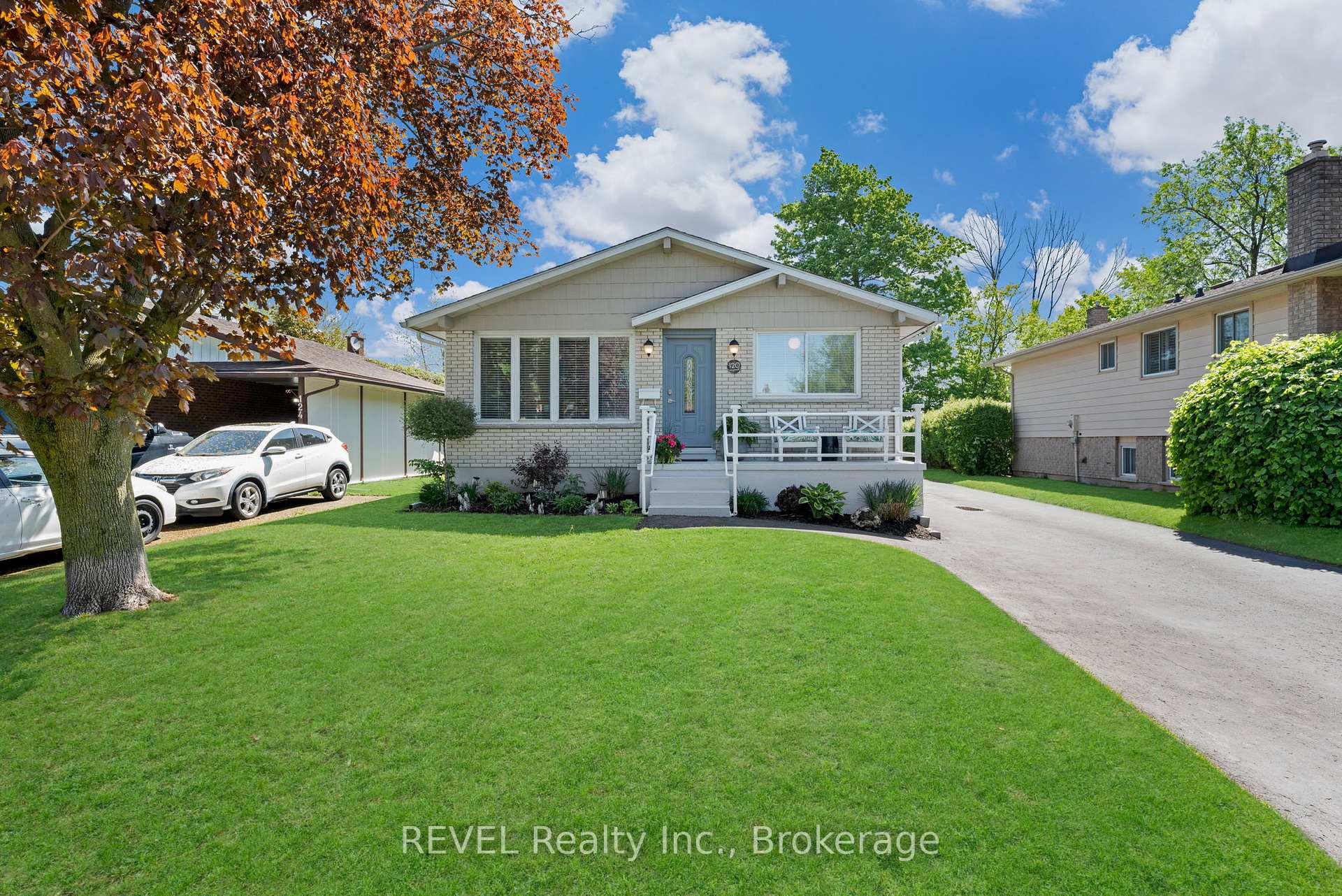 Photo 2 of 120 Royal Oak Drive, Welland, N. Welland — HOMEH