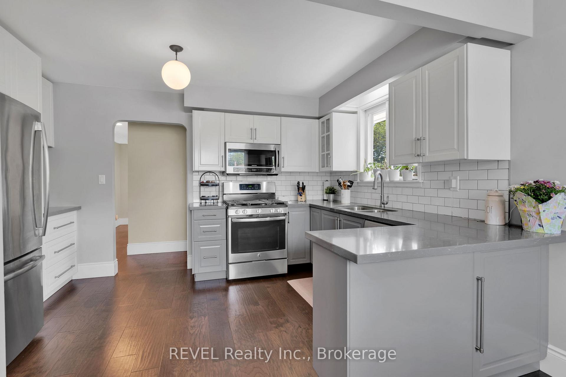 Photo 9 of 120 Royal Oak Drive, Welland, N. Welland — HOMEH