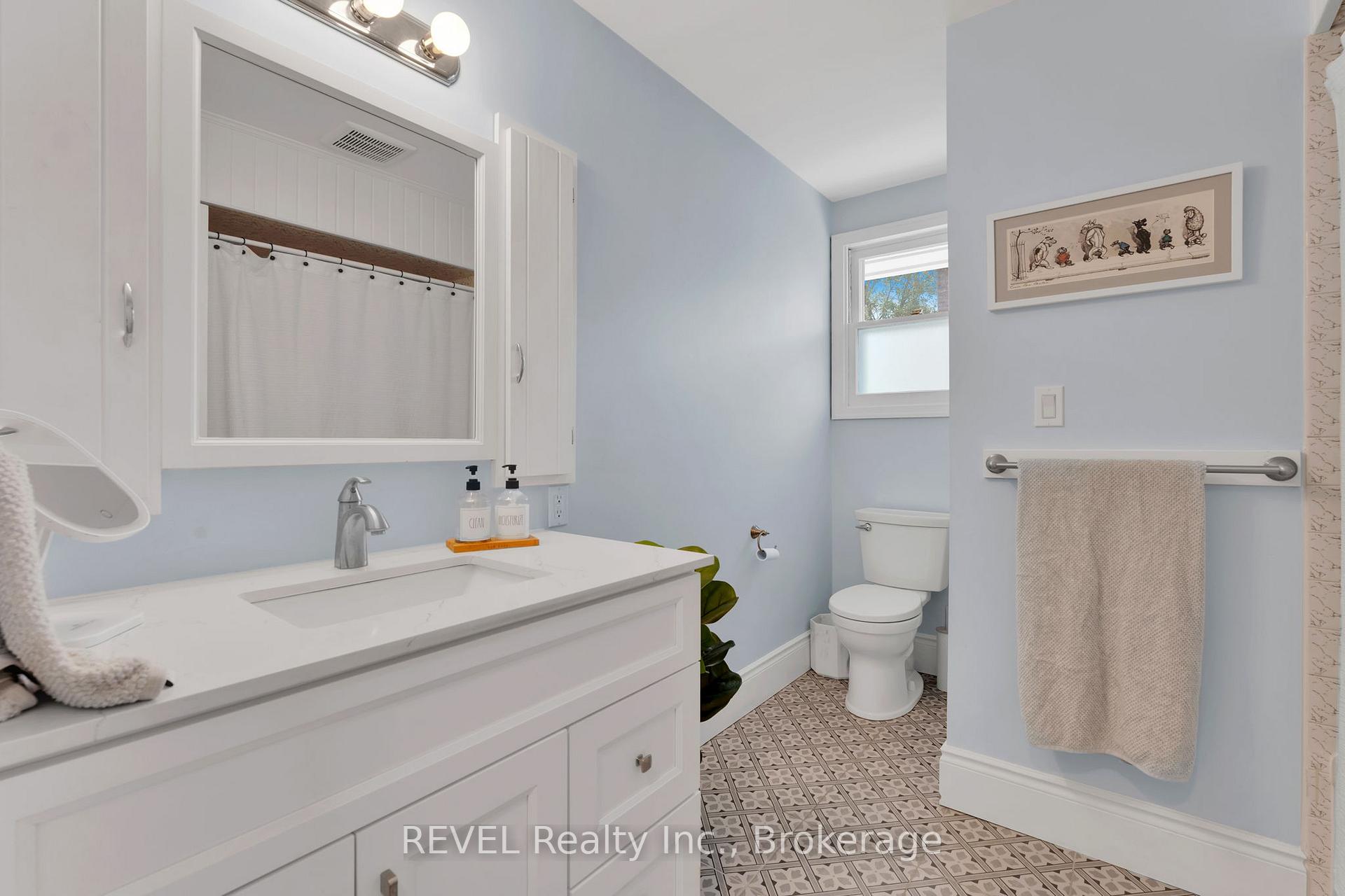 Photo 15 of 120 Royal Oak Drive, Welland, N. Welland — HOMEH