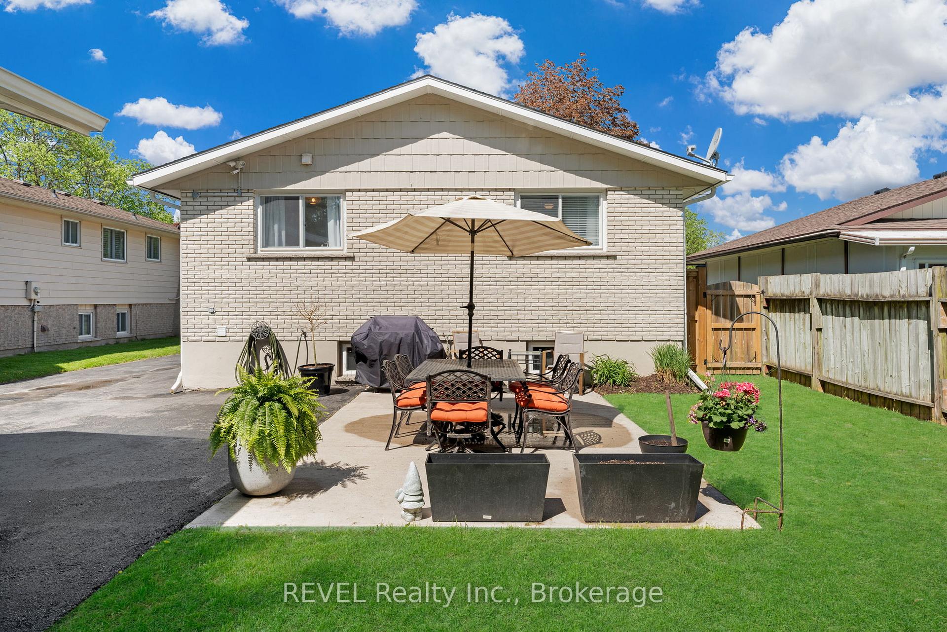 Photo 39 of 120 Royal Oak Drive, Welland, N. Welland — HOMEH