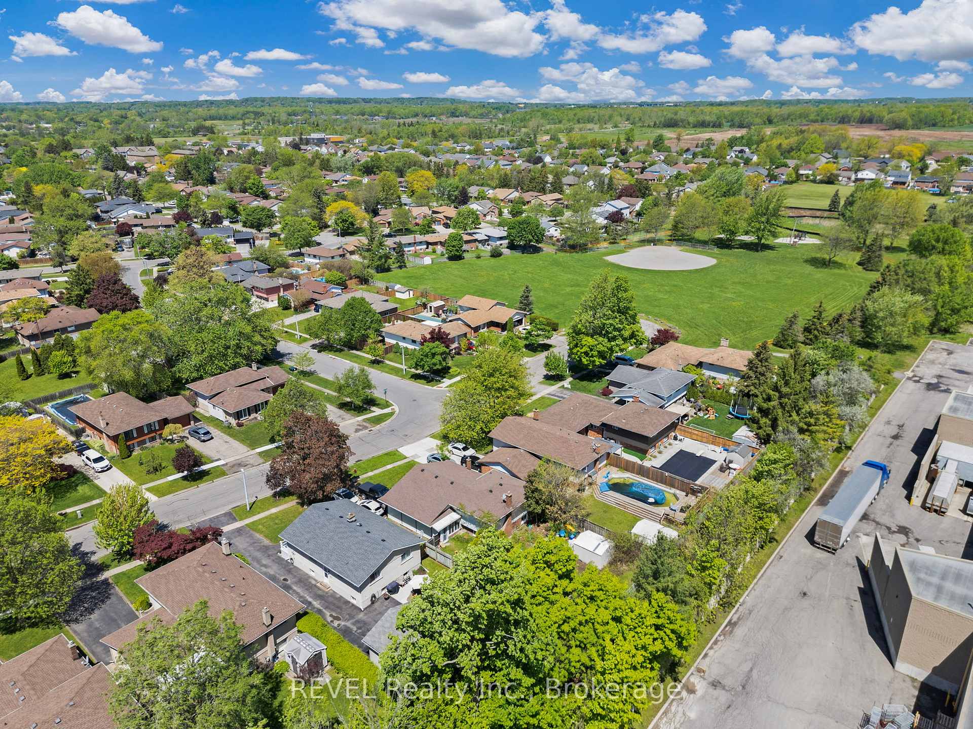 Photo 45 of 120 Royal Oak Drive, Welland, N. Welland — HOMEH