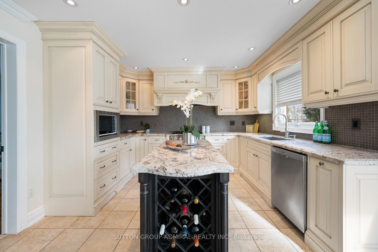 Photo 11 of 117 Flamingo Road, Vaughan, Uplands — HOMEH