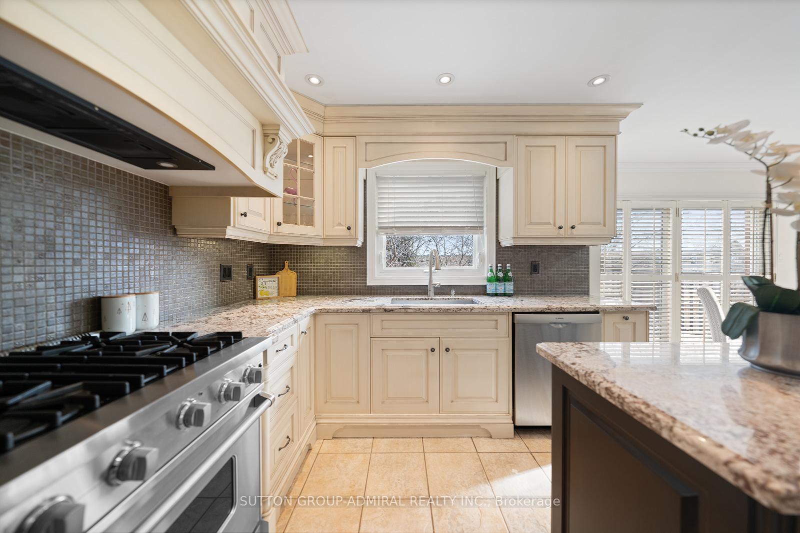 Photo 13 of 117 Flamingo Road, Vaughan, Uplands — HOMEH