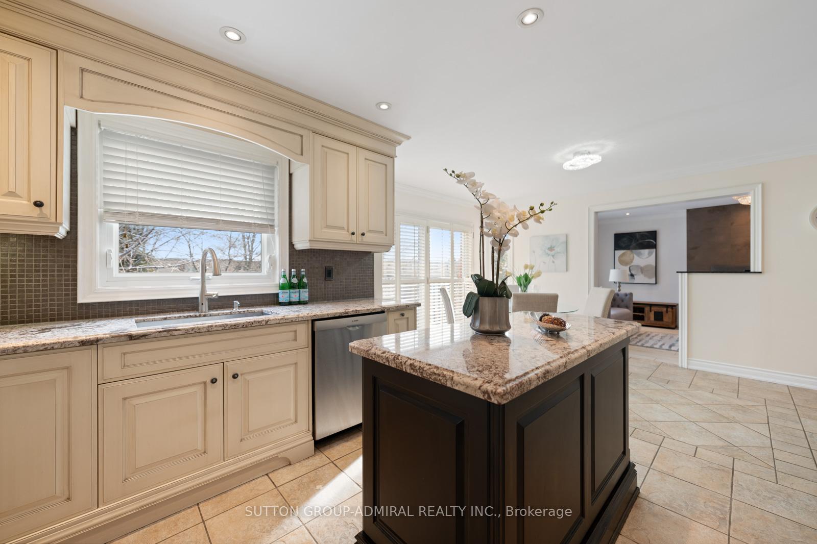 Photo 14 of 117 Flamingo Road, Vaughan, Uplands — HOMEH