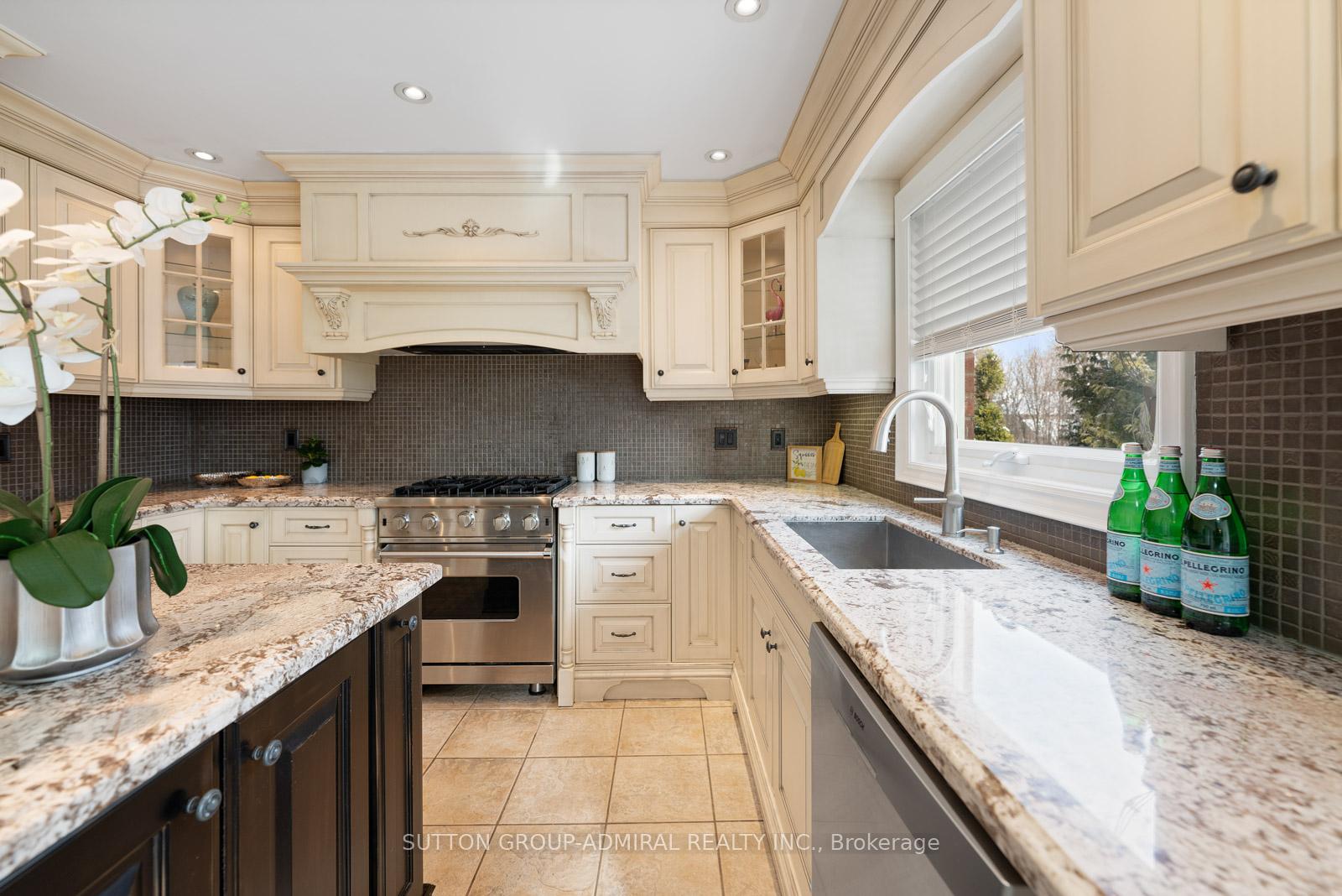 Photo 16 of 117 Flamingo Road, Vaughan, Uplands — HOMEH