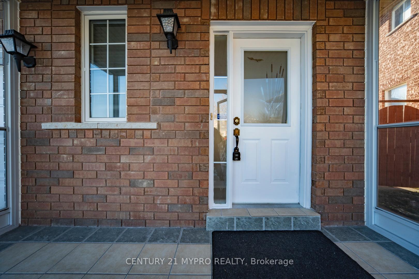 Photo 3 of 75 Westchester Crescent, Markham, Berczy — HOMEH