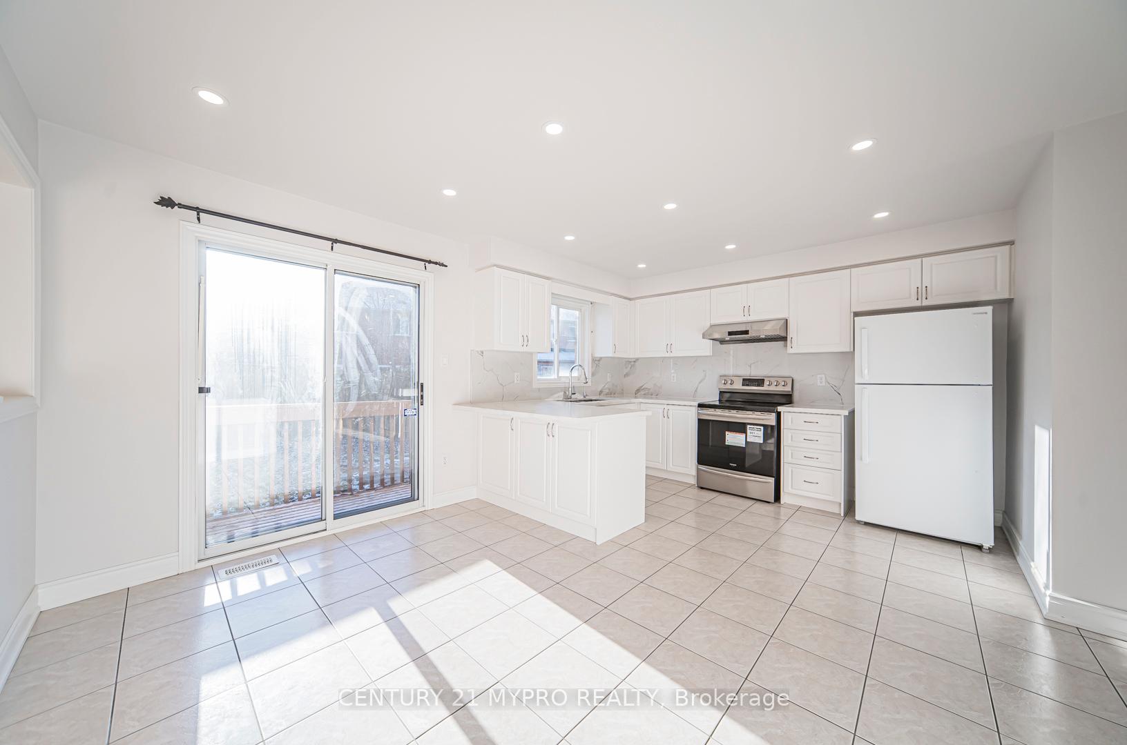 Photo 6 of 75 Westchester Crescent, Markham, Berczy — HOMEH