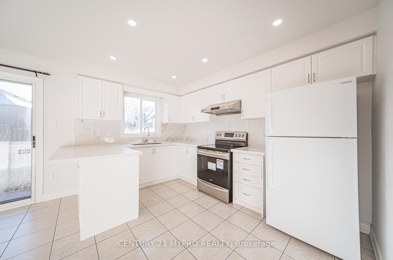 Photo 7 of 75 Westchester Crescent, Markham, Berczy — HOMEH